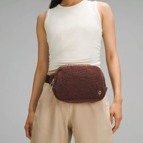 Lululemon 2 Liter Fuzzy Fanny Pack - Picture 4 of 7